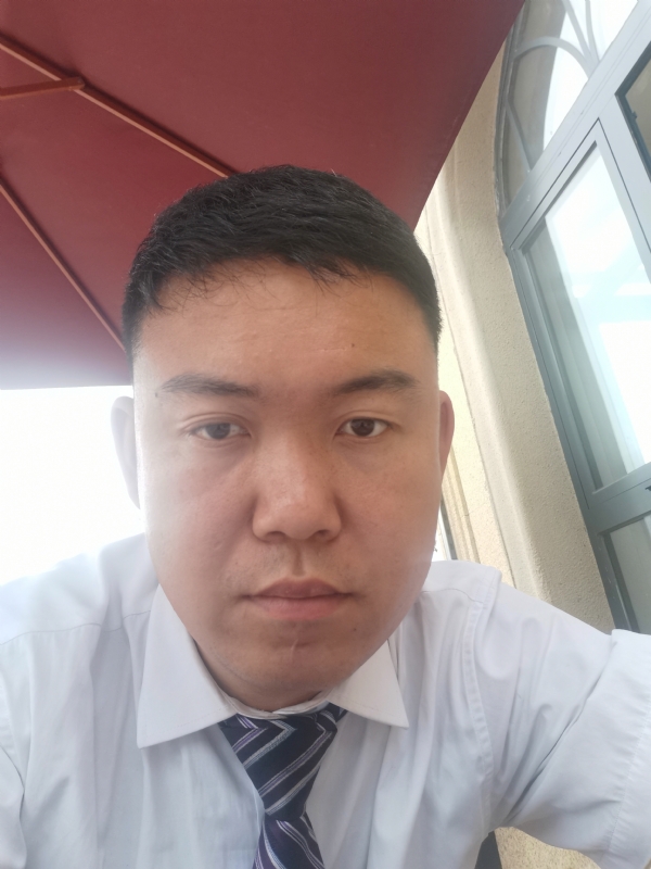 小龙哥的第一张照片--乌鲁木齐相亲服务中心