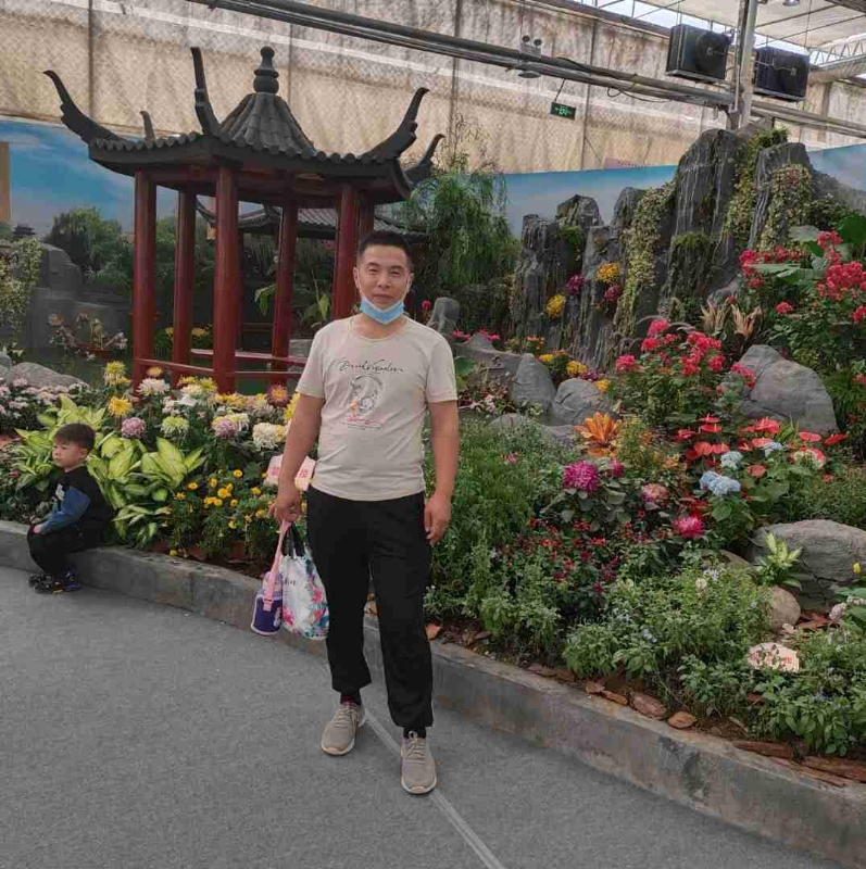 受伤的痴情男的第一张照片--乌鲁木齐相亲服务中心