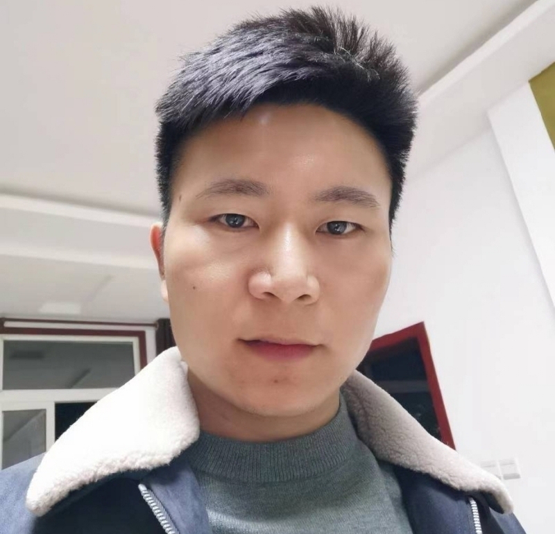 延峰的第一张照片--乌鲁木齐相亲服务中心