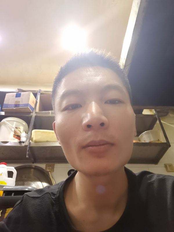 邹先生的第一张照片--乌鲁木齐相亲服务中心