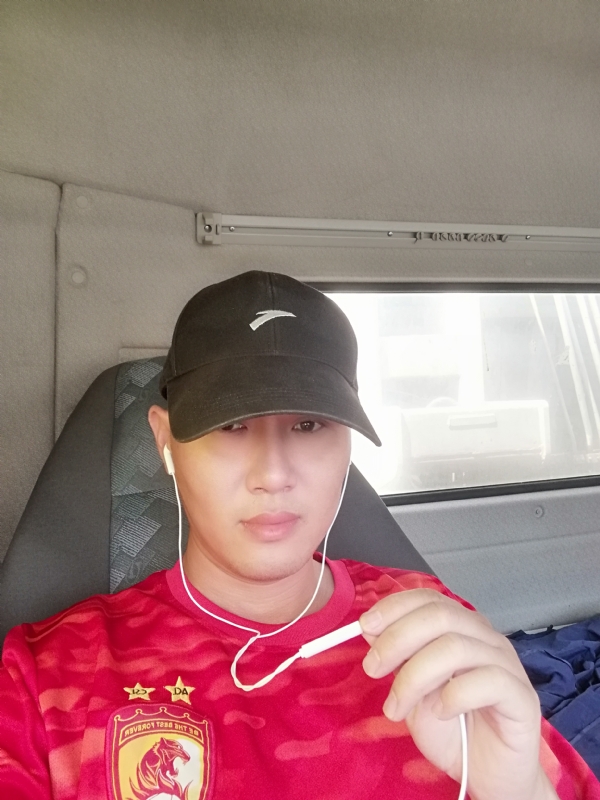 B大叔的第二张照片--乌鲁木齐相亲服务中心