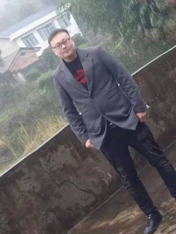 冰城的第二张照片--乌鲁木齐相亲服务中心