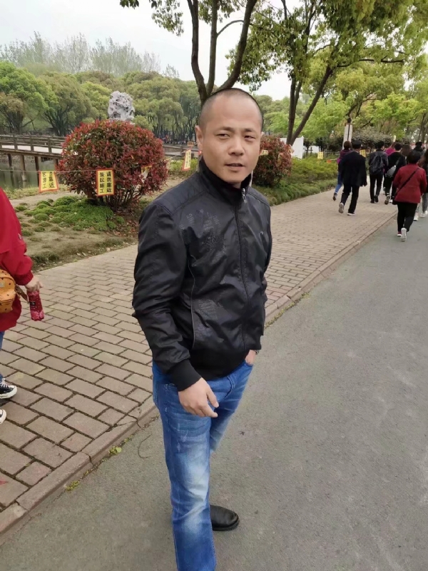 傻子的第一张照片--乌鲁木齐相亲服务中心