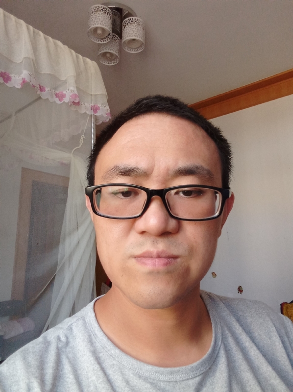 小涨常鸿的第一张照片--乌鲁木齐相亲服务中心