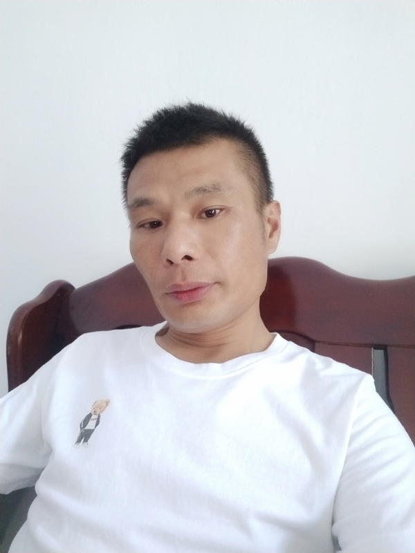 年少轻狂的第一张照片--乌鲁木齐相亲服务中心