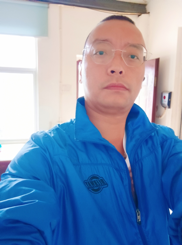 通海混混的第一张照片--乌鲁木齐相亲服务中心