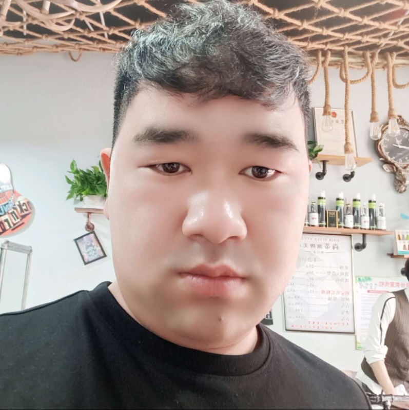 田野小伟的第一张照片--乌鲁木齐相亲服务中心