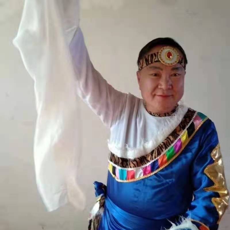 走在冷风中的第一张照片--乌鲁木齐相亲服务中心