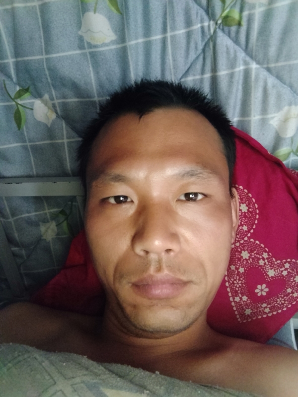 弘扬的第一张照片--乌鲁木齐相亲服务中心