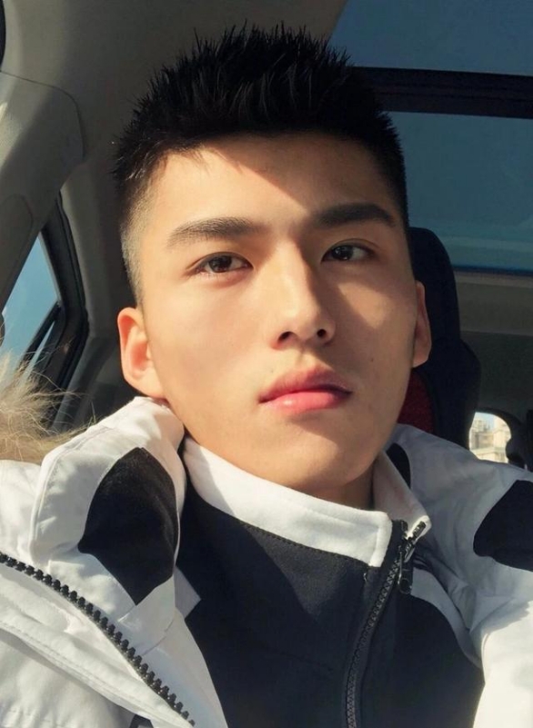 飞翔的第一张照片--乌鲁木齐相亲服务中心