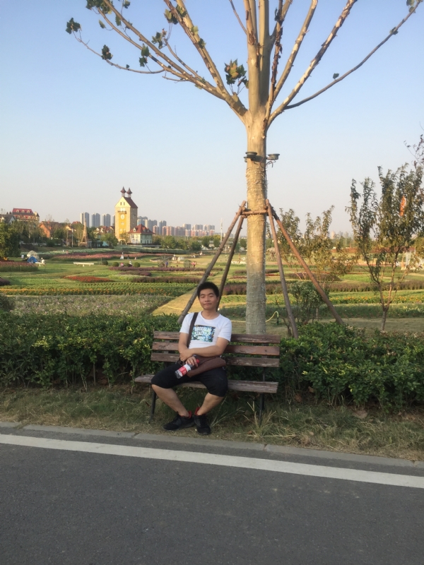 大鹏的第一张照片--乌鲁木齐相亲服务中心