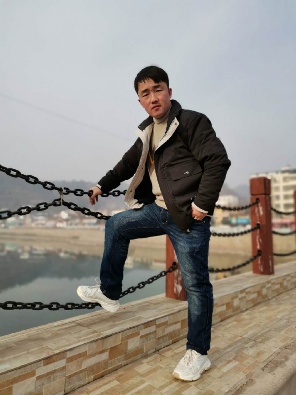 性情中人的第一张照片--乌鲁木齐相亲服务中心