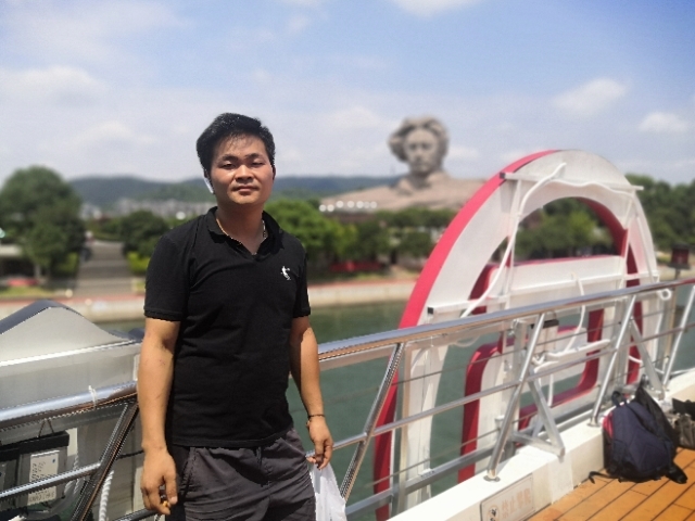 龙的传人的第一张照片--乌鲁木齐相亲服务中心