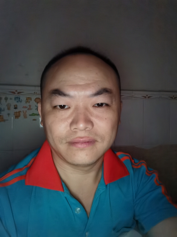 与子携老的第二张照片--乌鲁木齐相亲服务中心