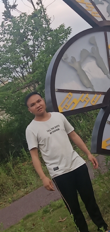 愉快的阳光的第一张照片--乌鲁木齐相亲服务中心