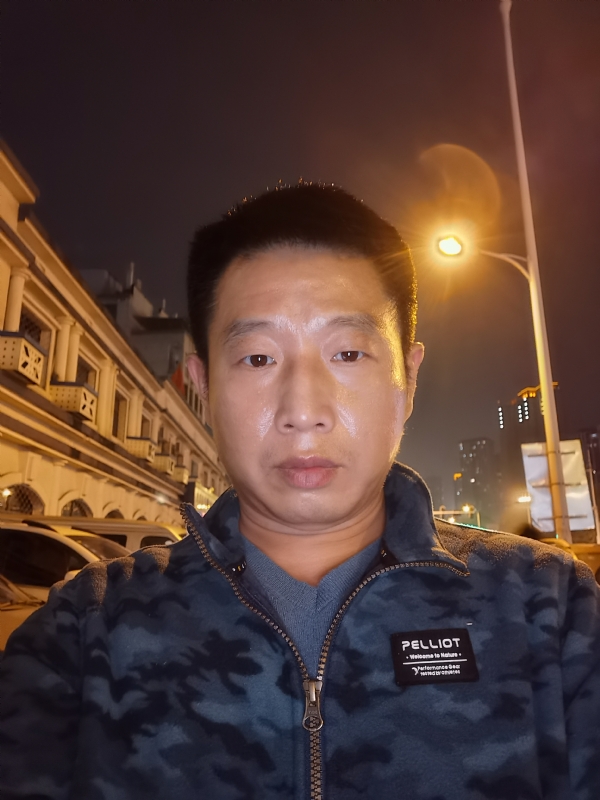 偷偷说的第一张照片--乌鲁木齐相亲服务中心