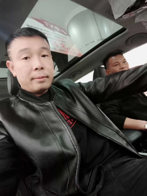 醉红尘的第一张照片--乌鲁木齐相亲服务中心