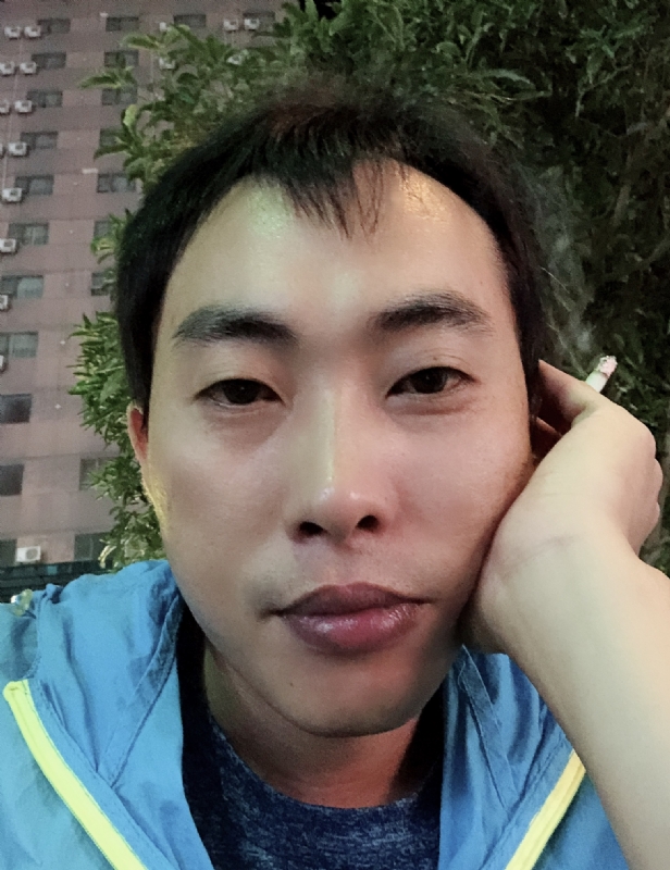 一直在路上的第一张照片--乌鲁木齐相亲服务中心
