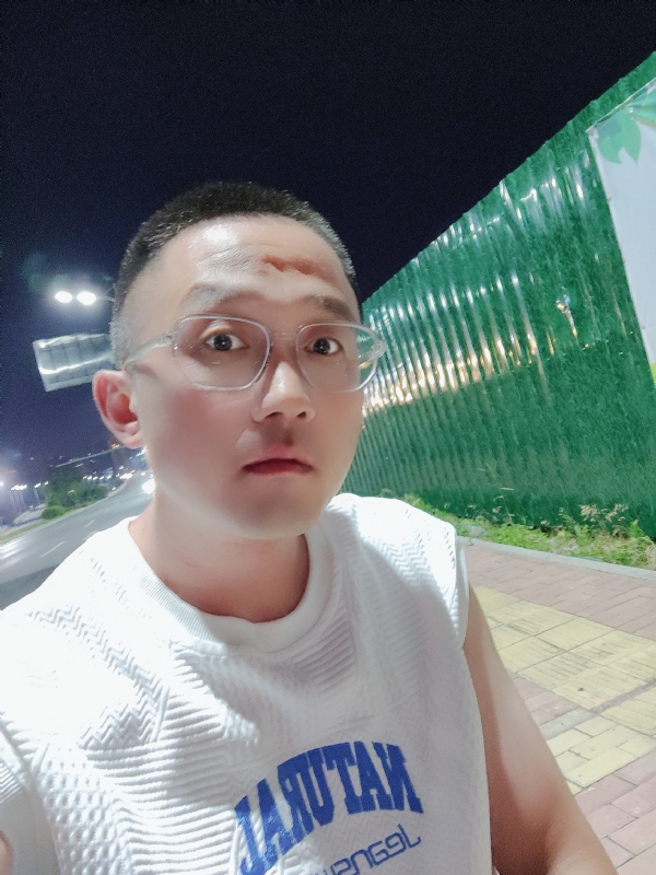 清风烈酒的第一张照片--乌鲁木齐相亲服务中心