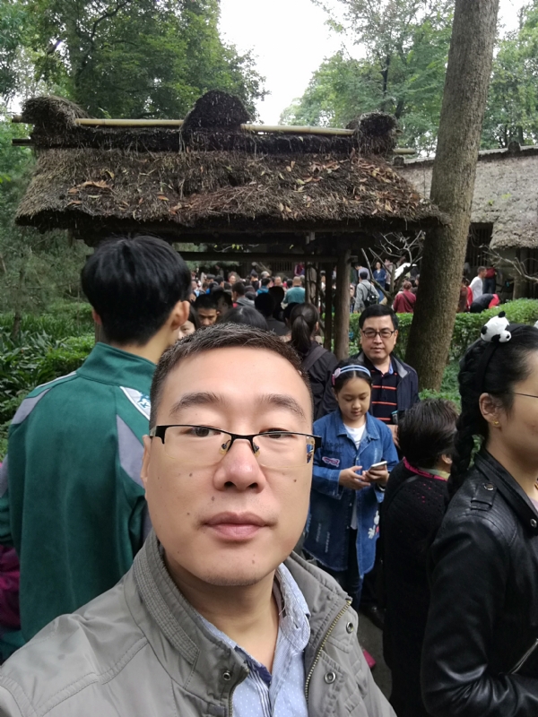 撑起一片天的第一张照片--乌鲁木齐相亲服务中心