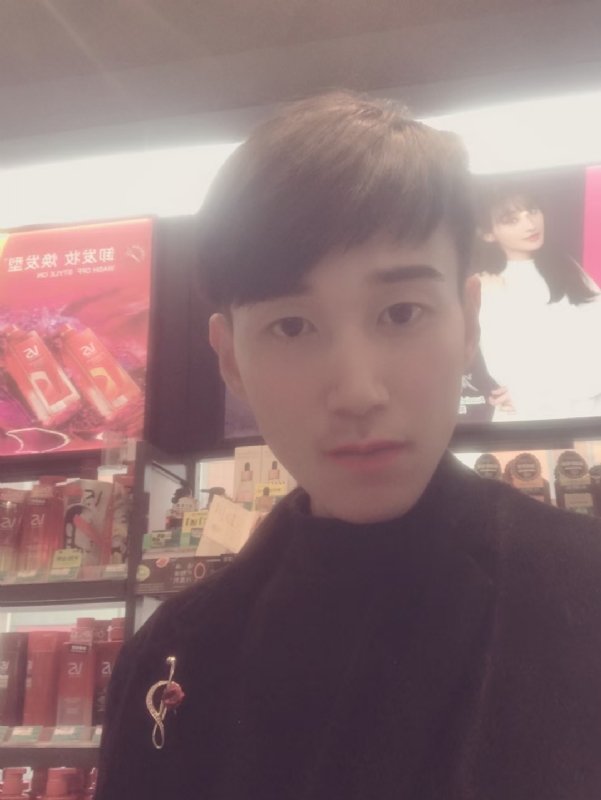 唯美的爱情故事的第一张照片--乌鲁木齐相亲服务中心