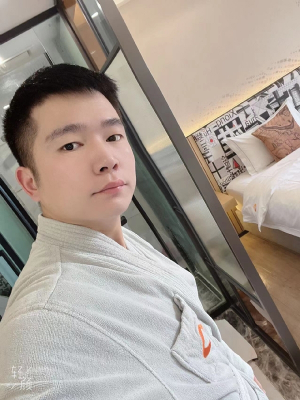 绿帽的第一张照片--乌鲁木齐相亲服务中心