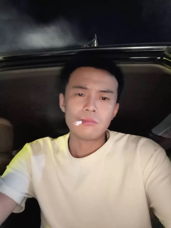 爱睡觉的土拨鼠的第一张照片--乌鲁木齐相亲服务中心