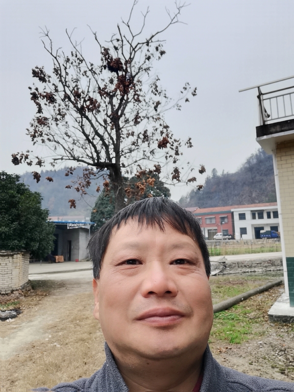 苏众青春冲浪的第一张照片--乌鲁木齐相亲服务中心