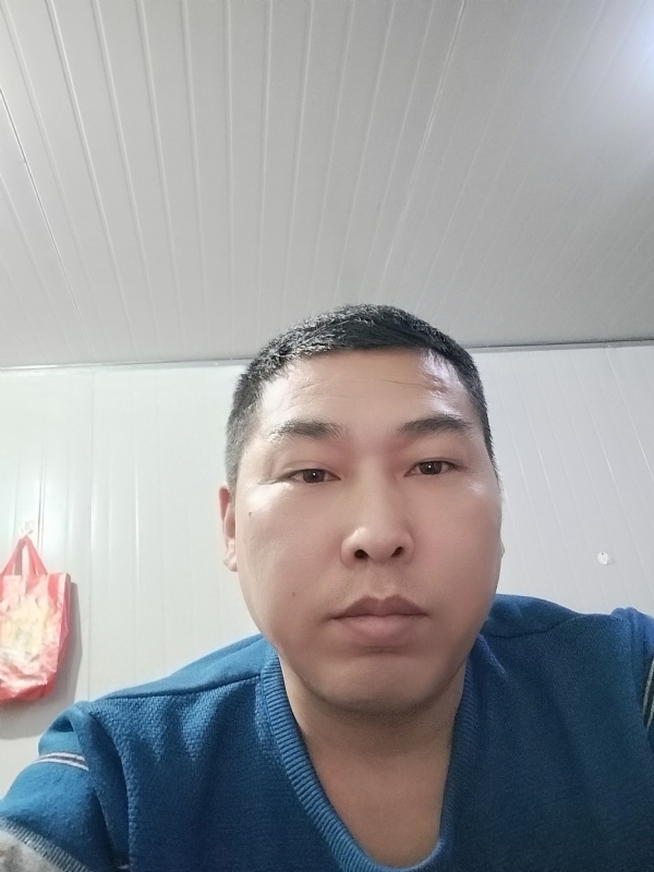 开着拖拉机去兜风的第一张照片--乌鲁木齐相亲服务中心