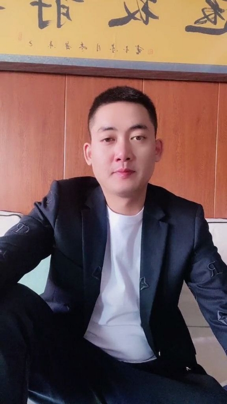 李泽胜的第一张照片--乌鲁木齐相亲服务中心