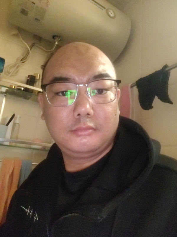 小胖子的第一张照片--乌鲁木齐相亲服务中心
