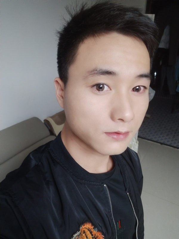 何凡的第三张照片--乌鲁木齐相亲服务中心