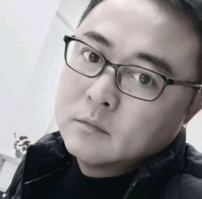 小石头的第二张照片--乌鲁木齐相亲服务中心