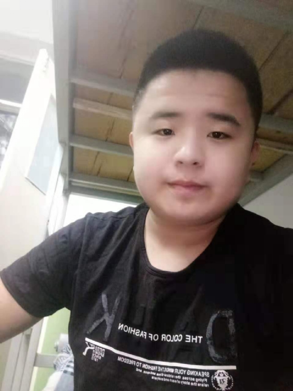 打小就爱淘气的第一张照片--乌鲁木齐相亲服务中心