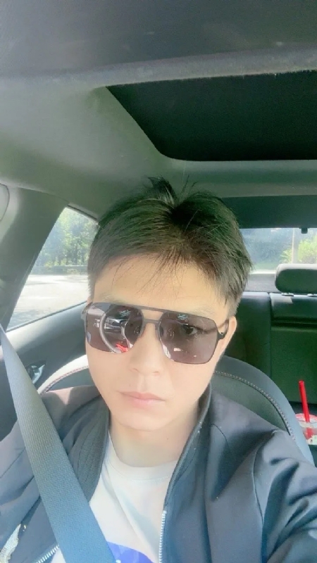 怀念的第一张照片--乌鲁木齐相亲服务中心