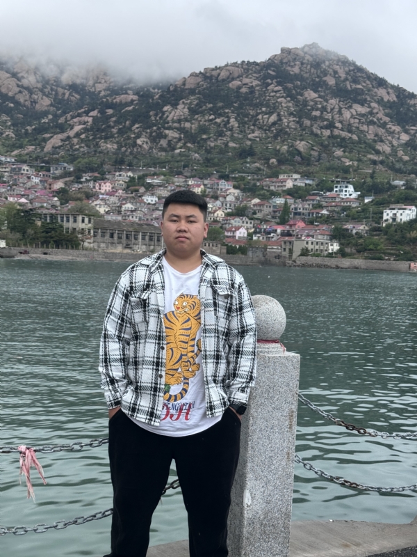 谨慎的第一张照片--乌鲁木齐相亲服务中心