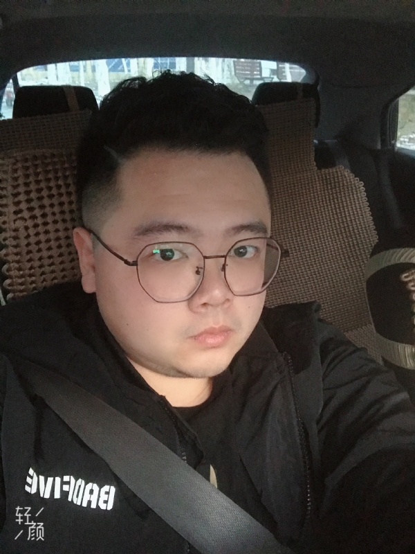 欢笑的第一张照片--乌鲁木齐相亲服务中心