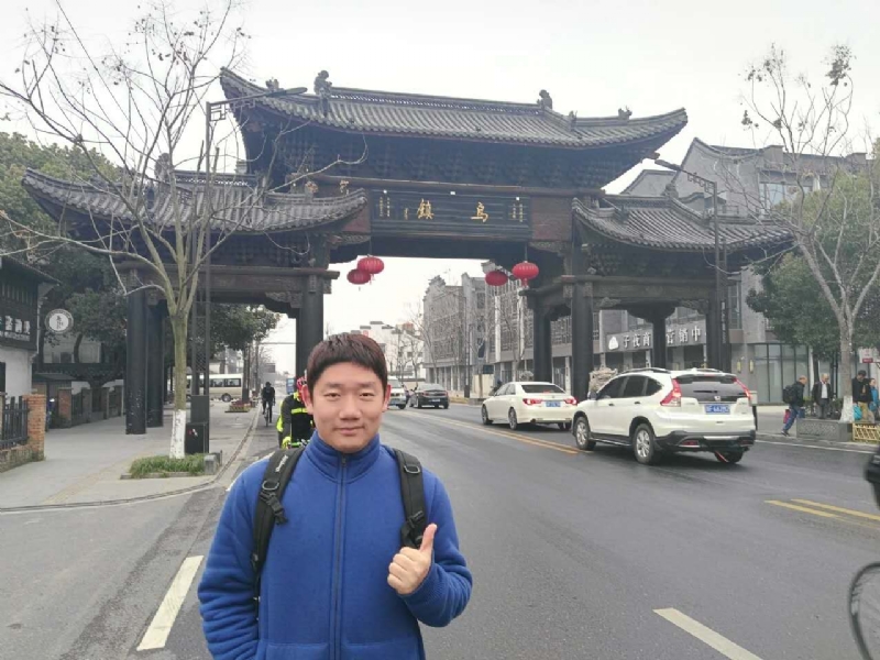 秋风秋雨的第一张照片--乌鲁木齐相亲服务中心