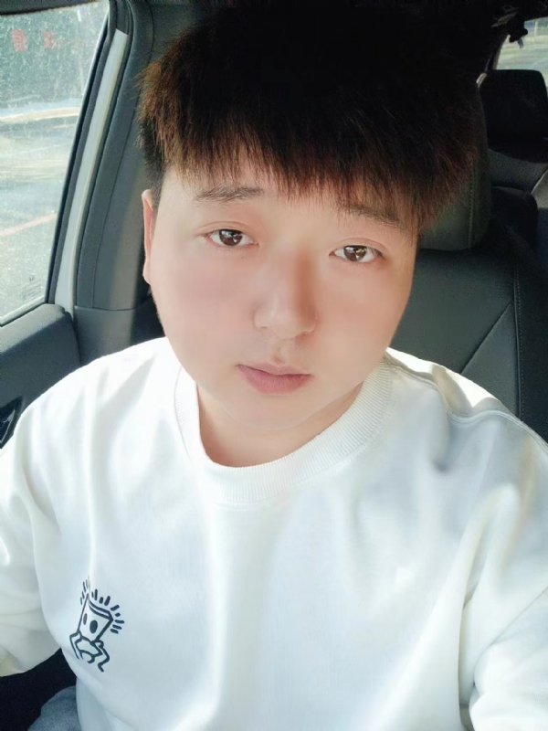 可乐加冰的第一张照片--乌鲁木齐相亲服务中心