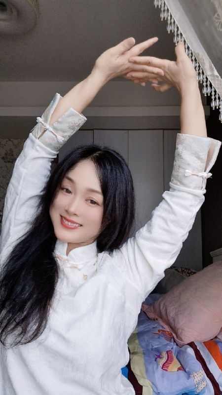 伊伊的第四张照片--乌鲁木齐相亲服务中心