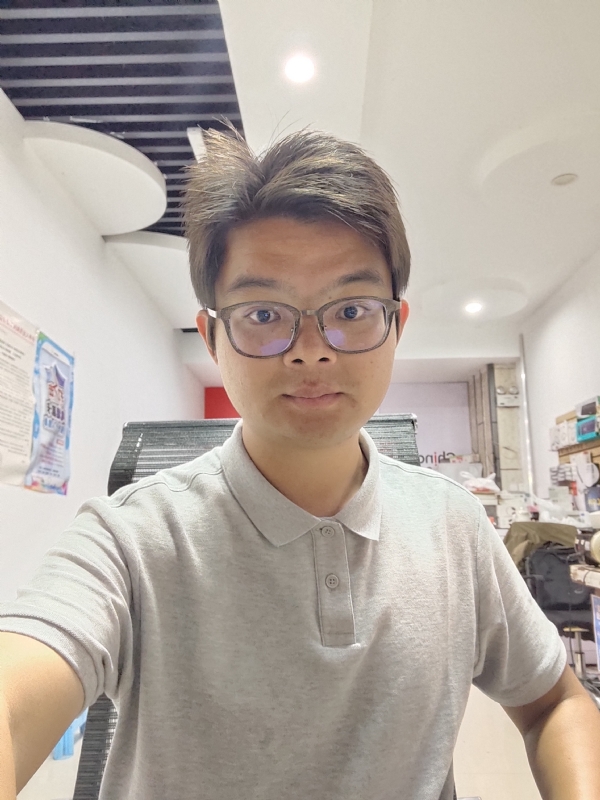 华兴通讯的第一张照片--乌鲁木齐相亲服务中心