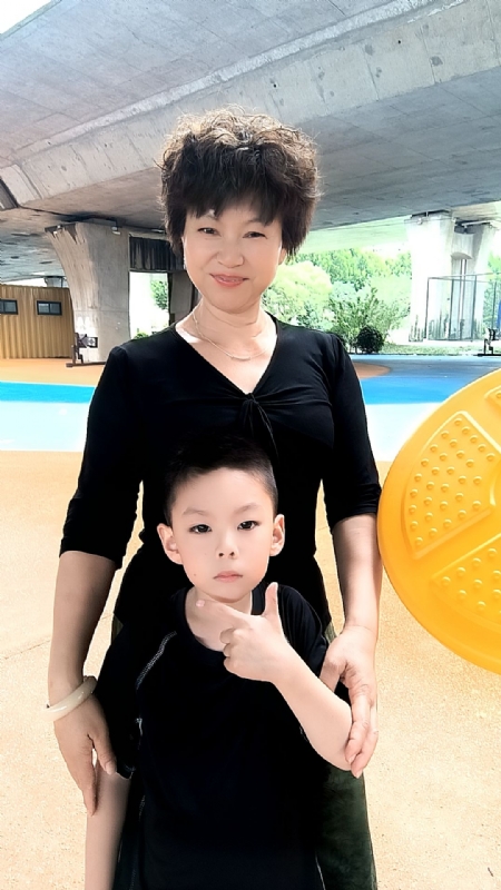 火凤凰的第二张照片--乌鲁木齐相亲服务中心