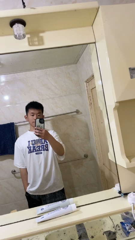 哈哈的第一张照片--乌鲁木齐相亲服务中心