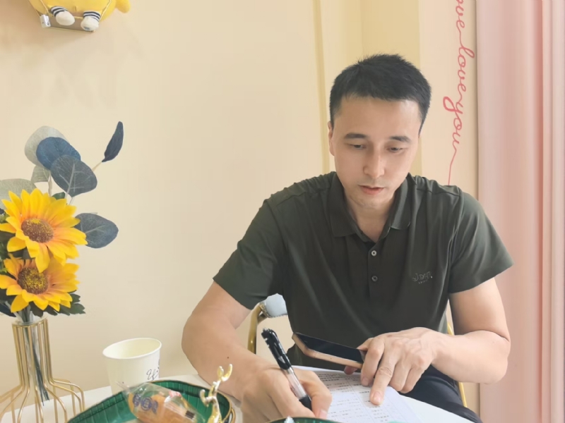 笑看一切的第二张照片--乌鲁木齐相亲服务中心