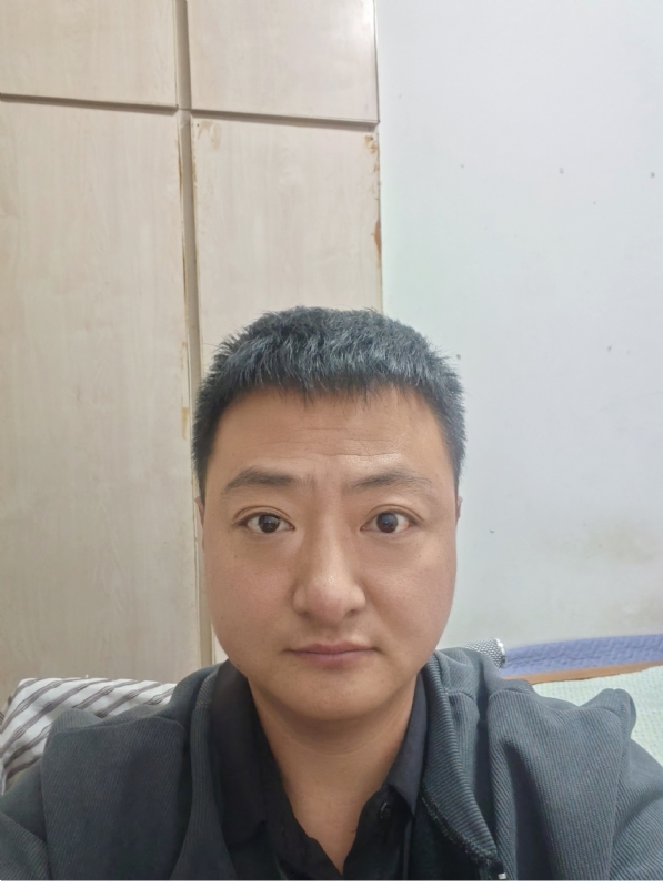 追爱大叔的第一张照片--乌鲁木齐相亲服务中心