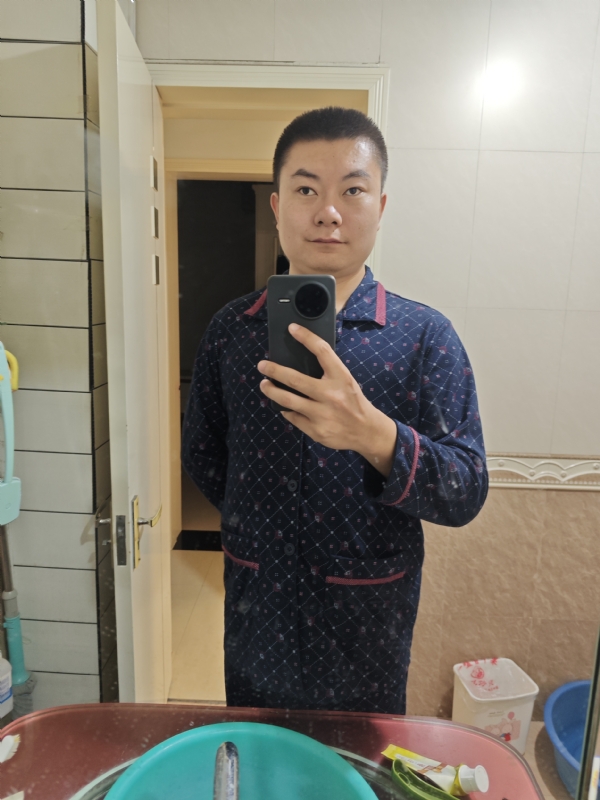 迷迷糊糊的第一张照片--乌鲁木齐相亲服务中心