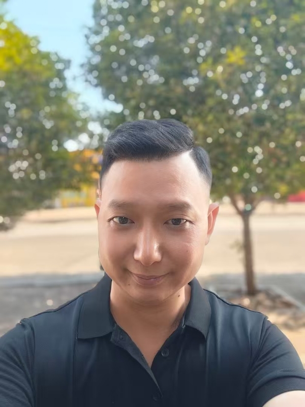 巷子里的猫的第一张照片--乌鲁木齐相亲服务中心