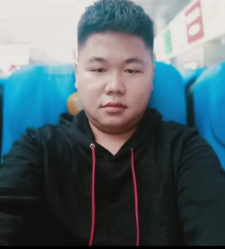 黄斌的第一张照片--乌鲁木齐相亲服务中心