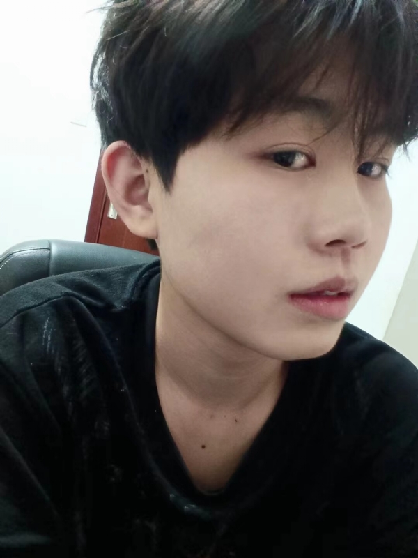 小鱼的第一张照片--乌鲁木齐相亲服务中心