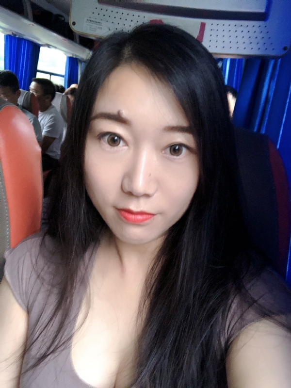 杨杨的第一张照片--乌鲁木齐相亲服务中心